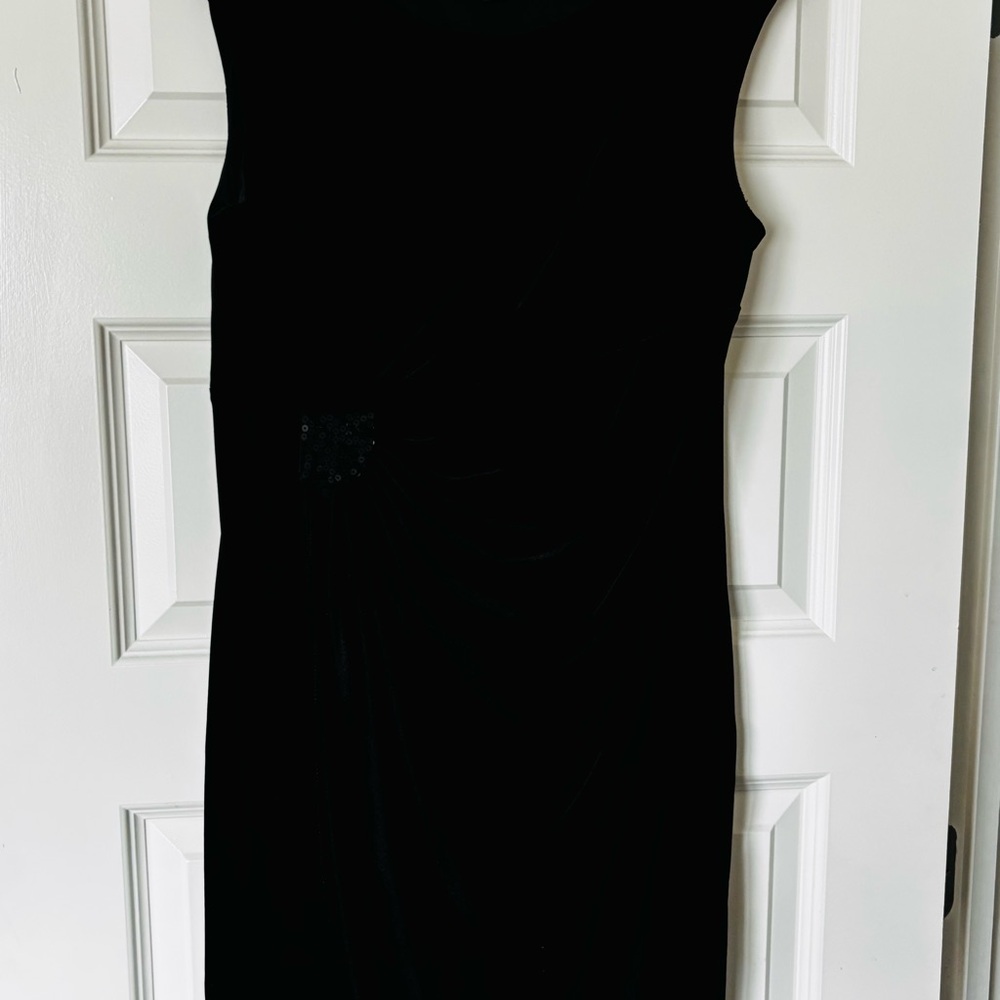 Connected Apparel Elegant Black Midi Dress